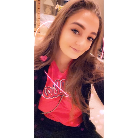 Meet your Posher, Katie - Picture 2 of 2